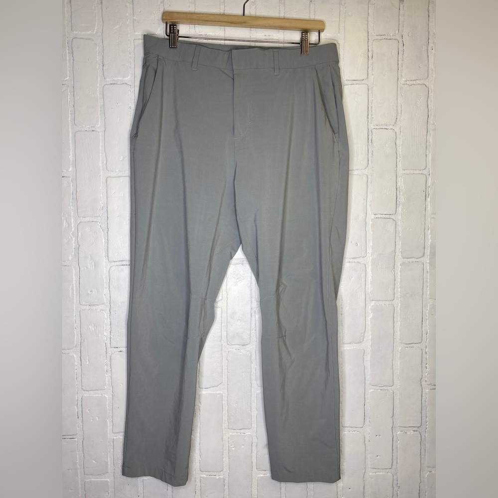 Fabletics The Only Pant Mens L Gray Poly Stretch Commute Travel Golf 34x28